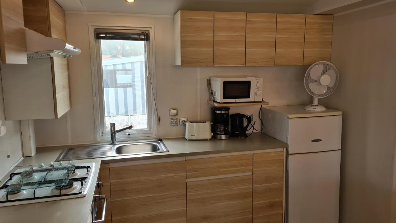 Mobil Home La Licorne Camping Nous Dormant サン・ジャン·ド・モン エクステリア 写真