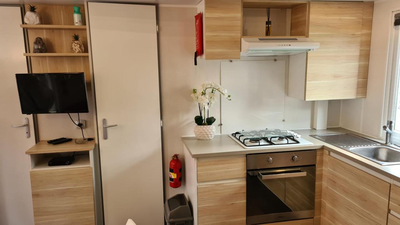 Mobil Home La Licorne Camping Nous Dormant サン・ジャン·ド・モン エクステリア 写真